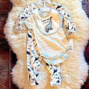 Baby set 3 pc NWT 6-9 m